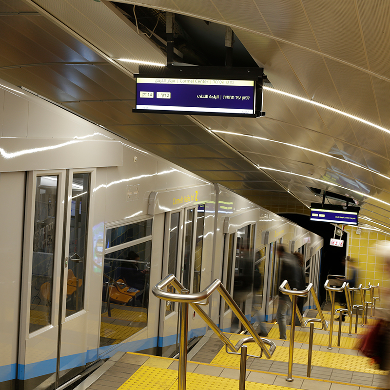 High Brightness Ceiling Mounted LCD Display