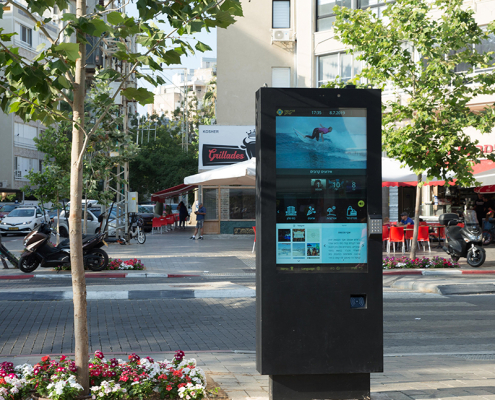 Outdoor Digital Signage Display Totems Outdoor Digital Signage Display Totems